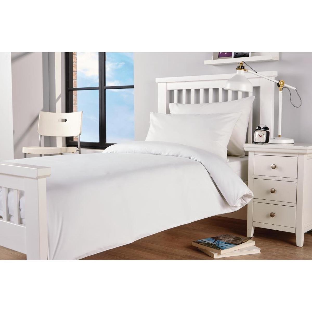 Mitre Essentials Spectrum Duvet Cover White Double – GT871