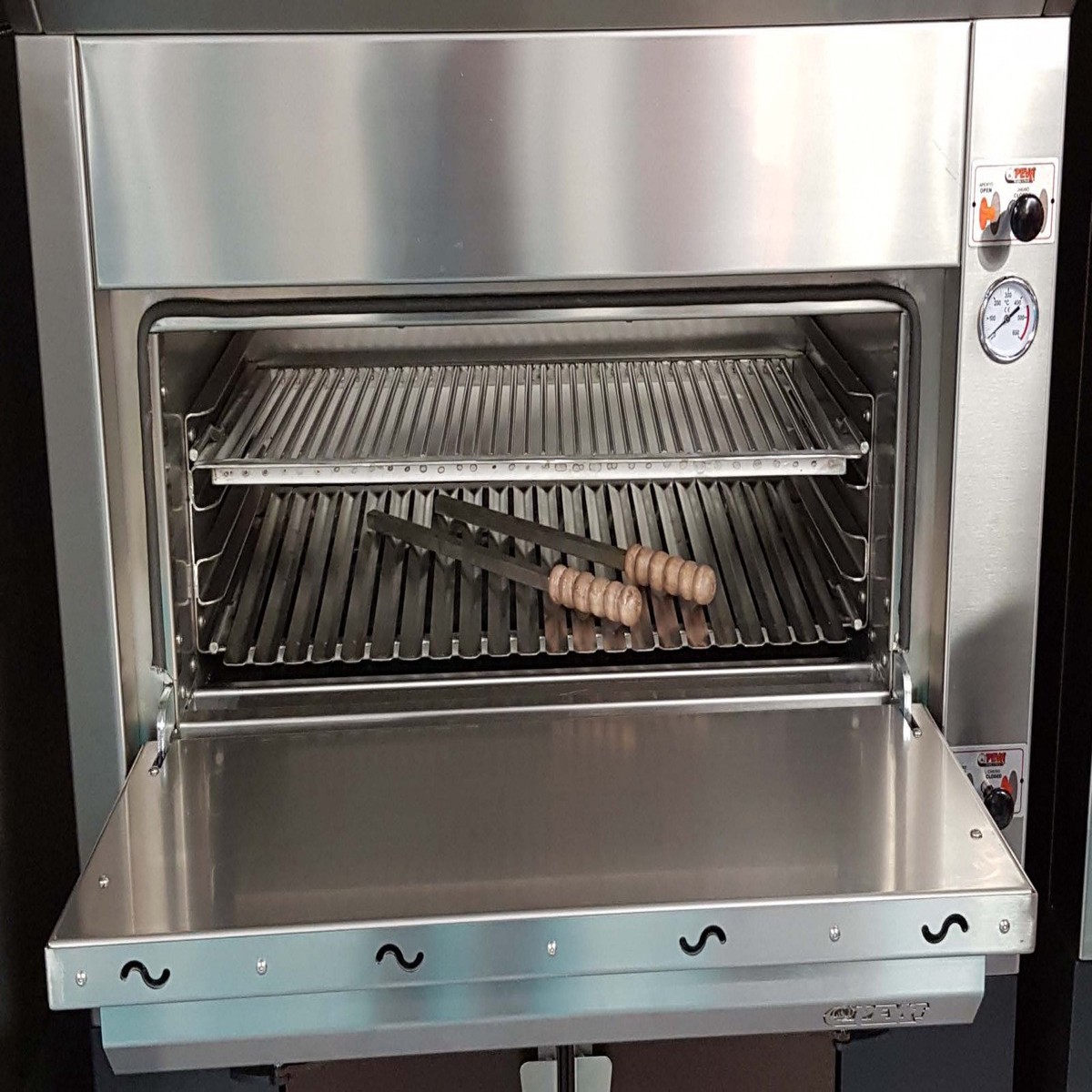Peva LM125 – 110 Ltr Charcoal Oven