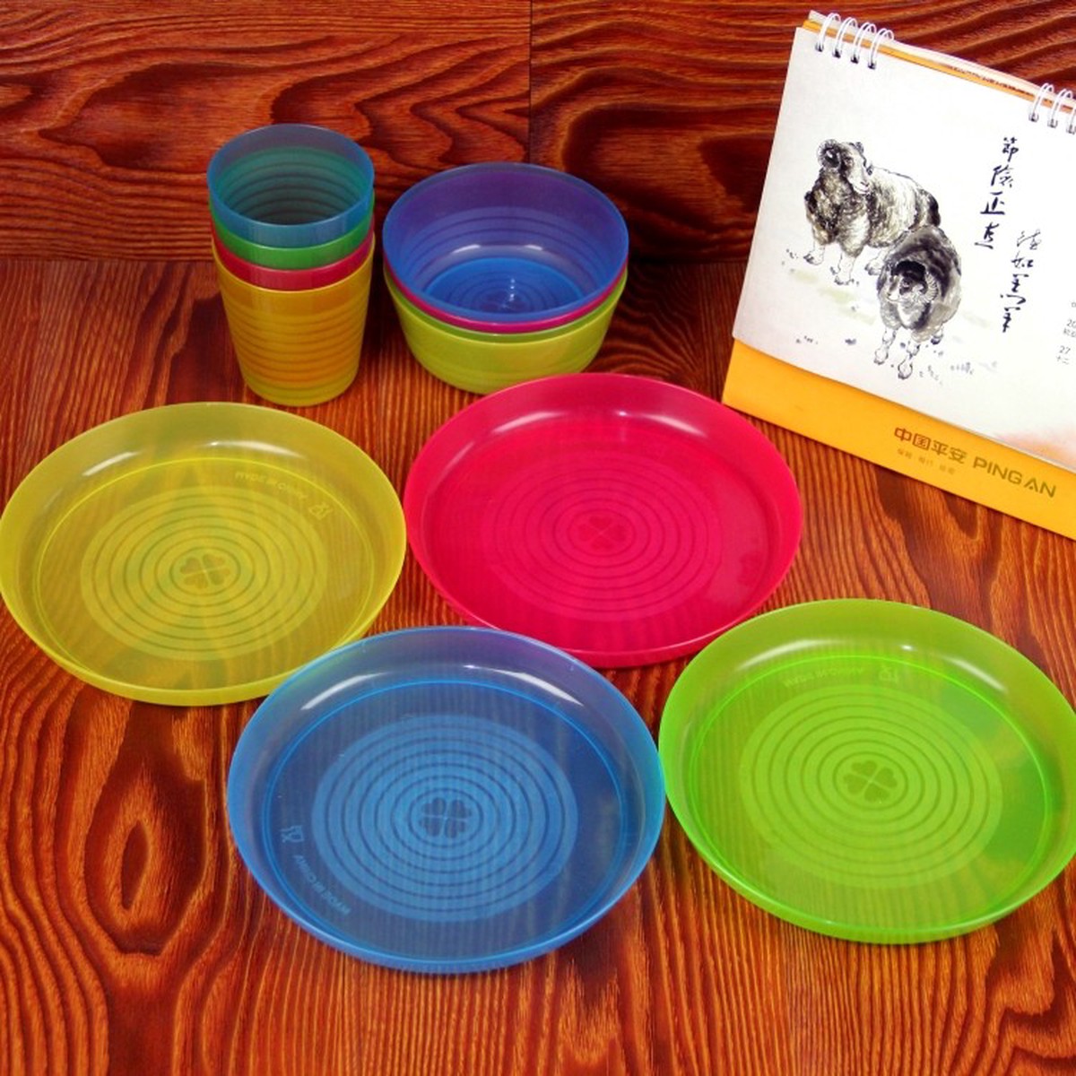[Colored translucent cups and dishes] Food-grade plastic tableware rice bowls dinner plates snack saucers teacups drink cups